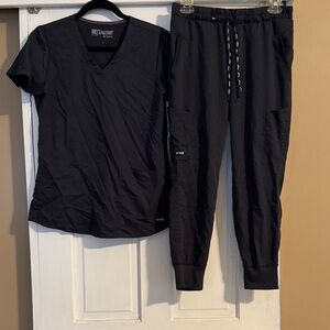 Grey's Anatomy by Barco gray Scrub Top & Jogger Pants Set